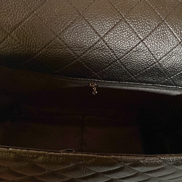 NICE BLACK OVERSIZED PURSE. - Picture 4 of 7